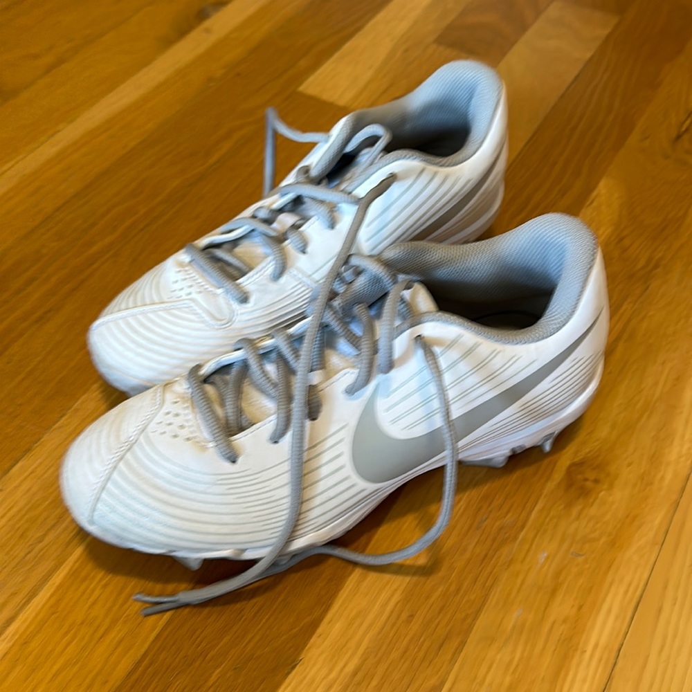 Girls’ Cleats